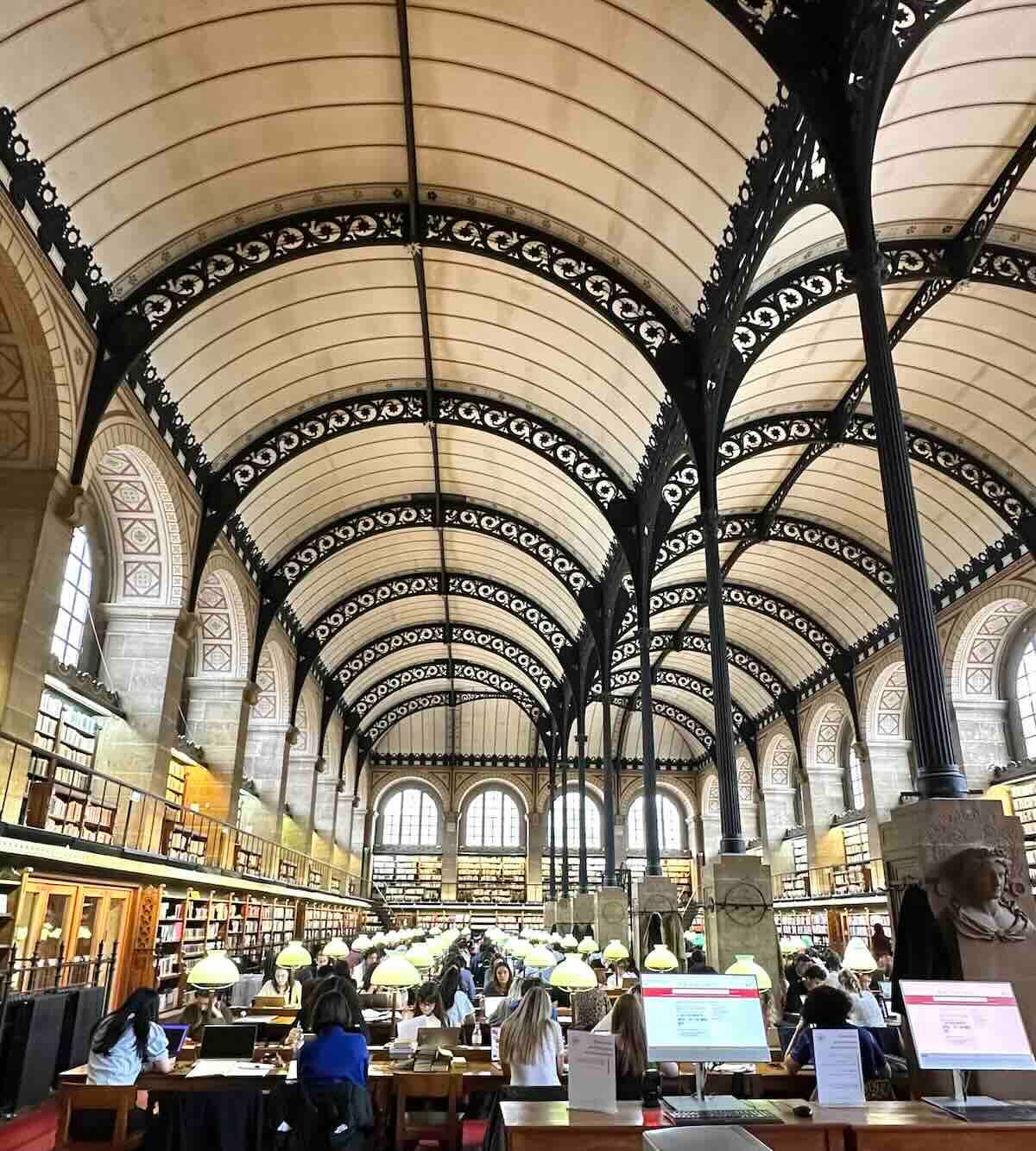 Visite de la Bliothèque Sainte-Geneviève à Paris