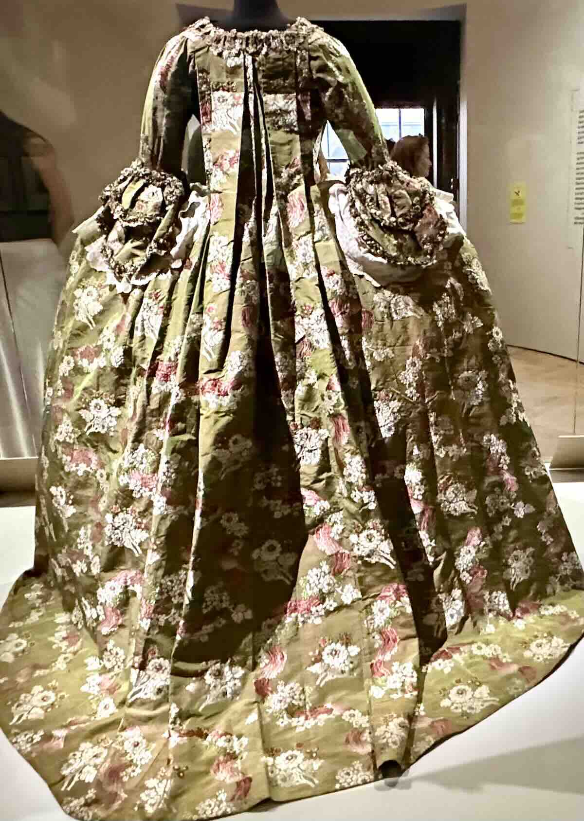 Exposition mode au musée du Palais Galliera