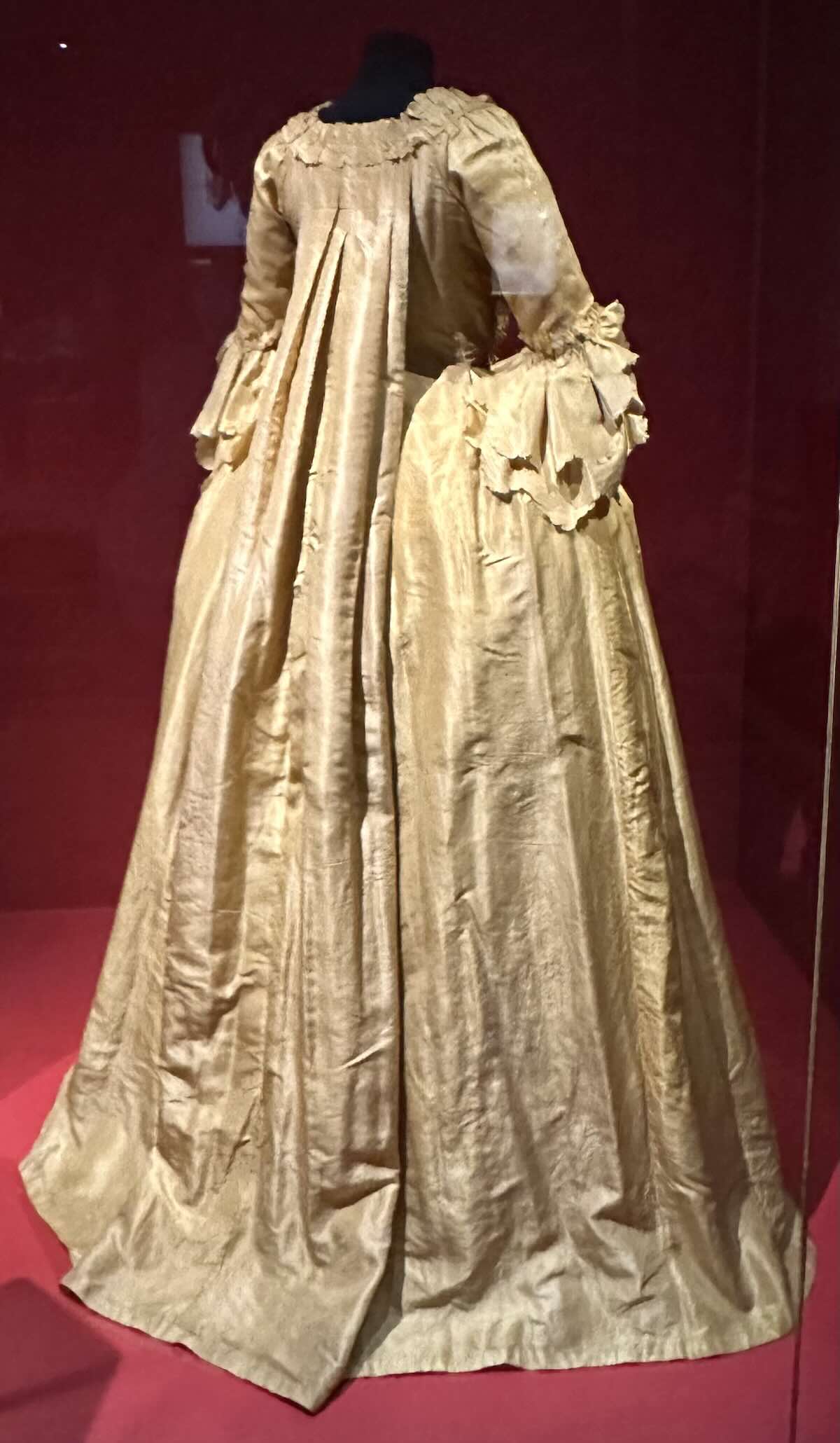 Exposition mode au musée du Palais Galliera